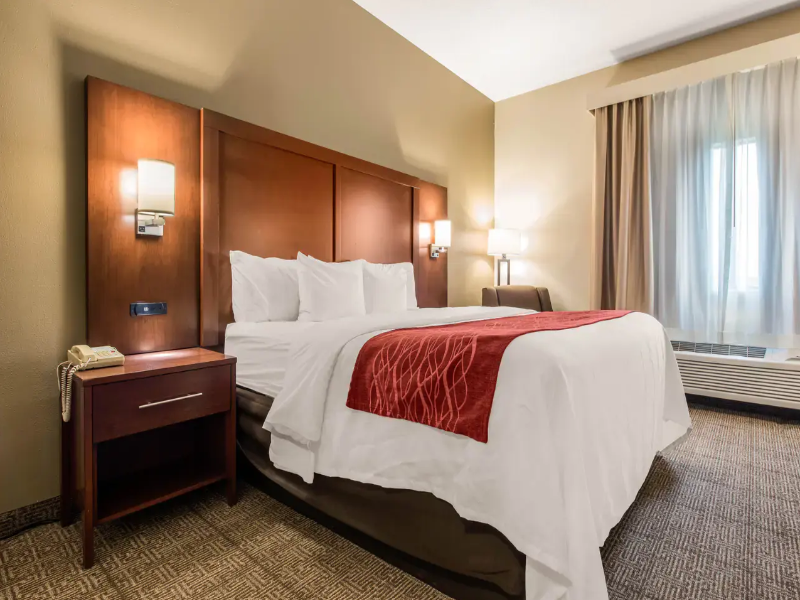 Quality Inn & Suites CARTERSVILLE image