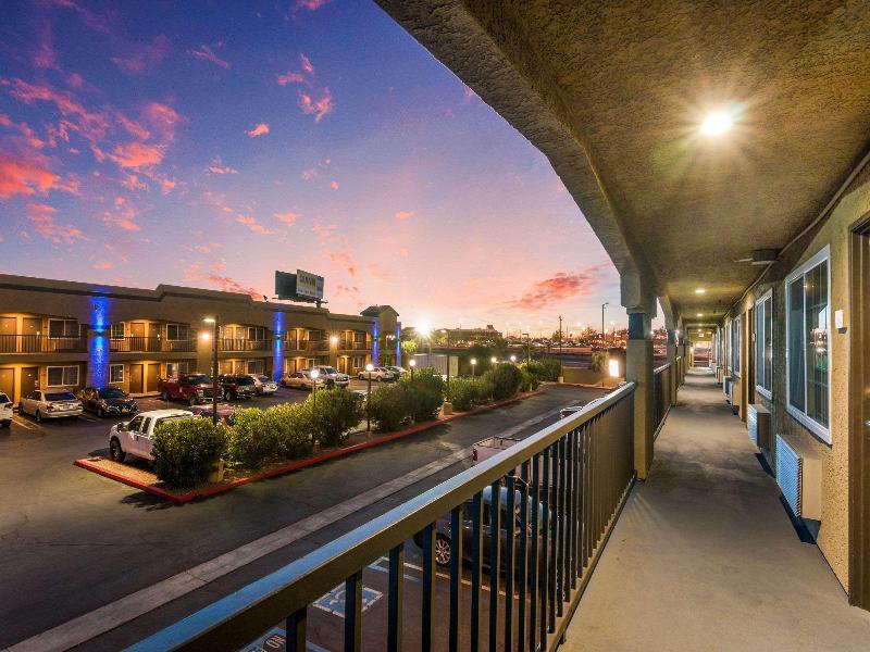 Econo Lodge Hesperia - Victorville I-15 image