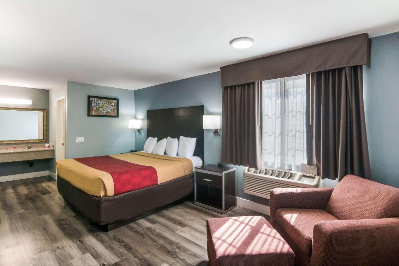Econo Lodge Hesperia - Victorville I-15 image