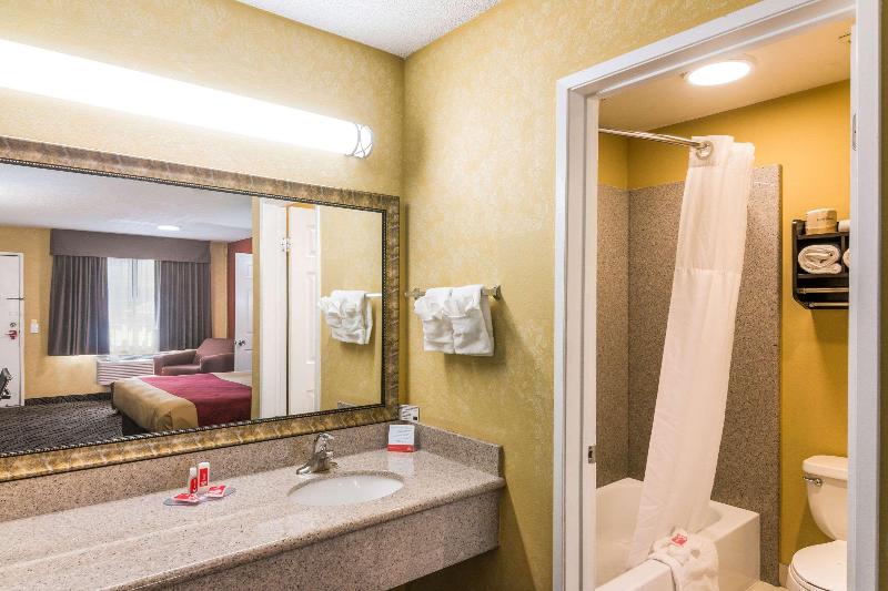 Econo Lodge Hesperia - Victorville I-15 image