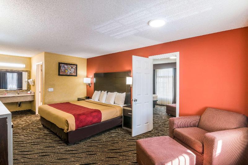 Econo Lodge Hesperia - Victorville I-15 image