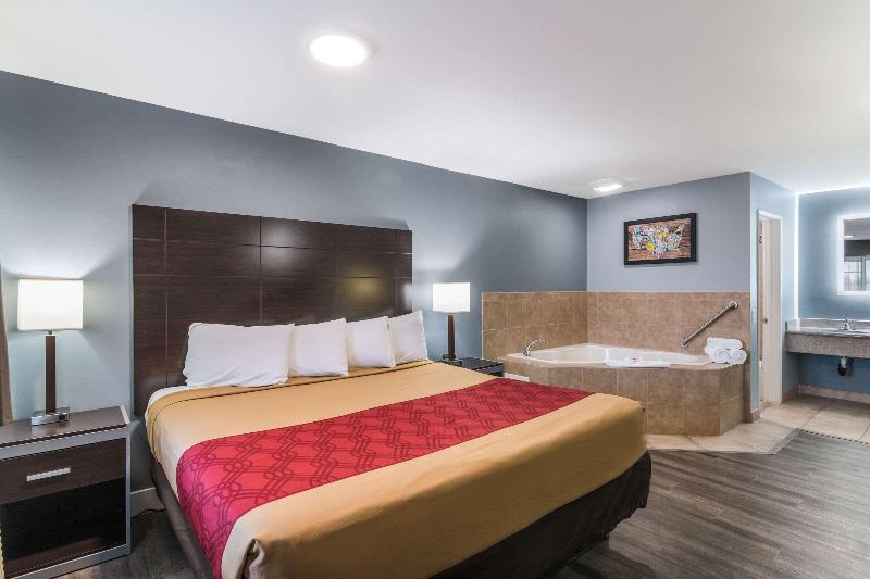 Econo Lodge Hesperia - Victorville I-15 image