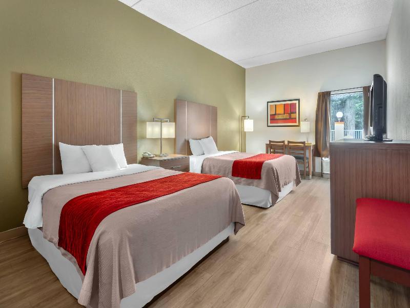 DOUBLE TWO QUEEN BEDS NON SMOKING — photo 7
