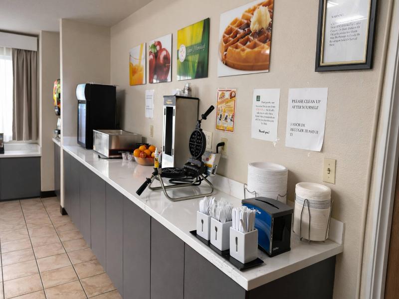 Quality Inn & Suites Santa Rosa image