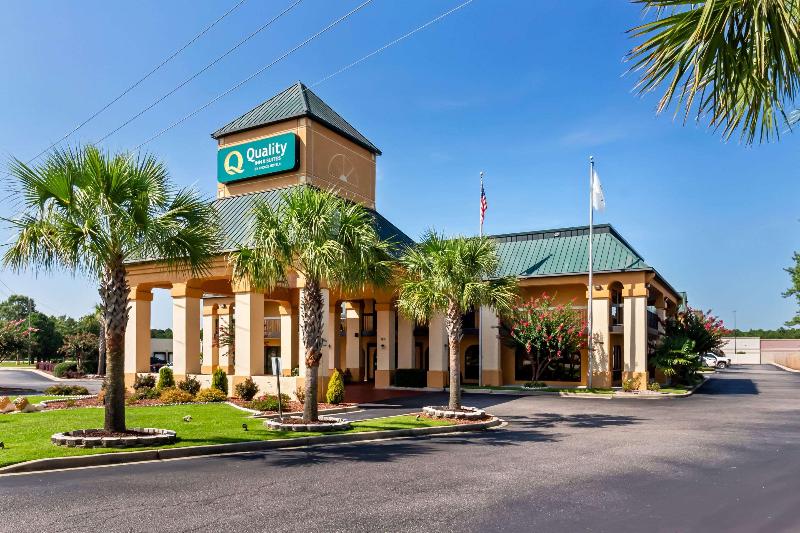 Quality Inn & Suites Civic Center image