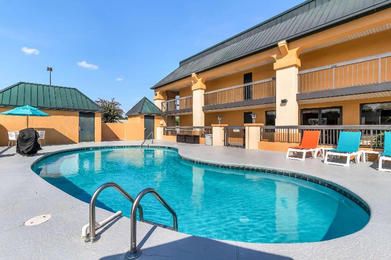 Quality Inn & Suites Civic Center image