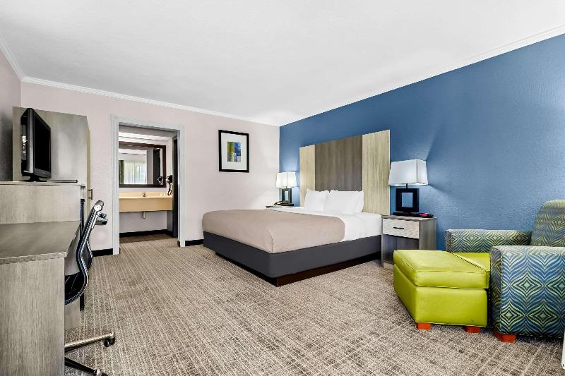 Quality Inn & Suites Civic Center image