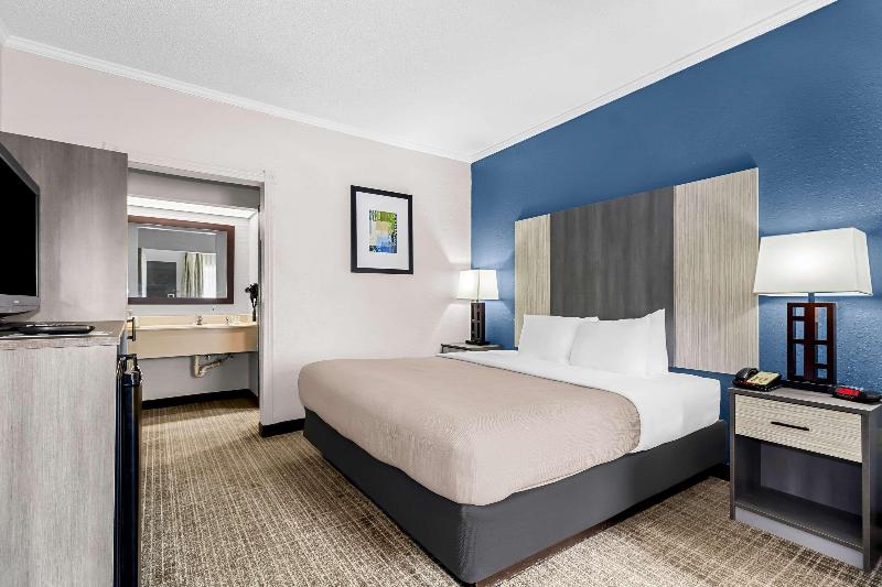 Quality Inn & Suites Civic Center image