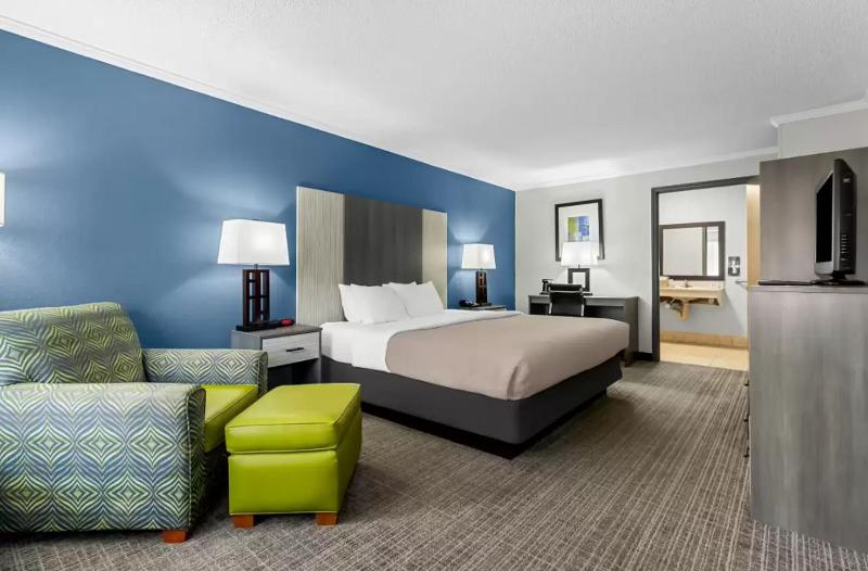 Quality Inn & Suites Civic Center image