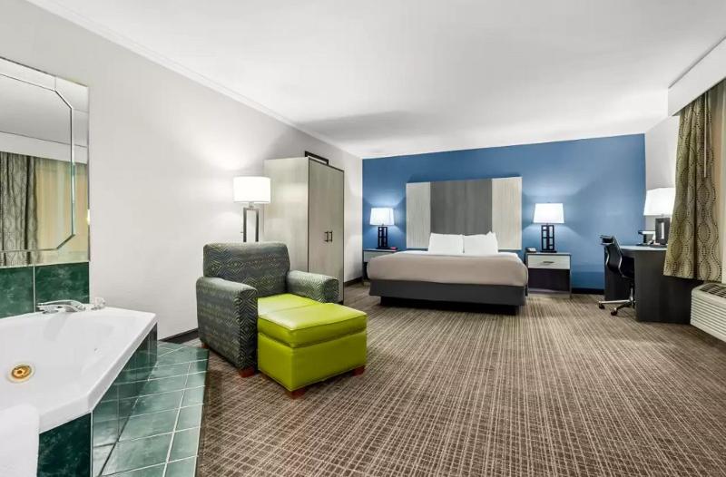 Quality Inn & Suites Civic Center image