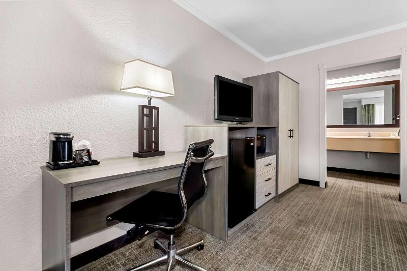 Quality Inn & Suites Civic Center image