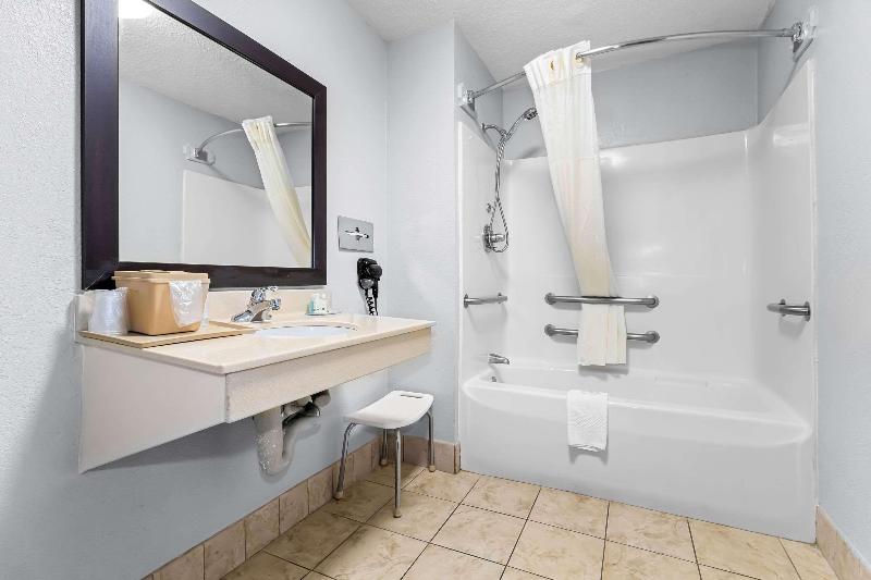 Quality Inn & Suites Civic Center image