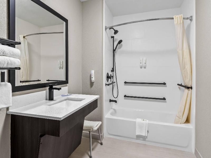 Quality Inn & Suites Civic Center image