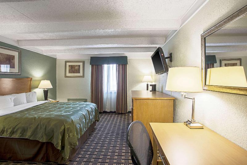 Quality Inn & Suites Council Bluffs Area image