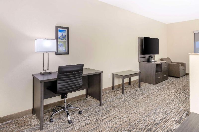 Comfort Inn Orange Area image