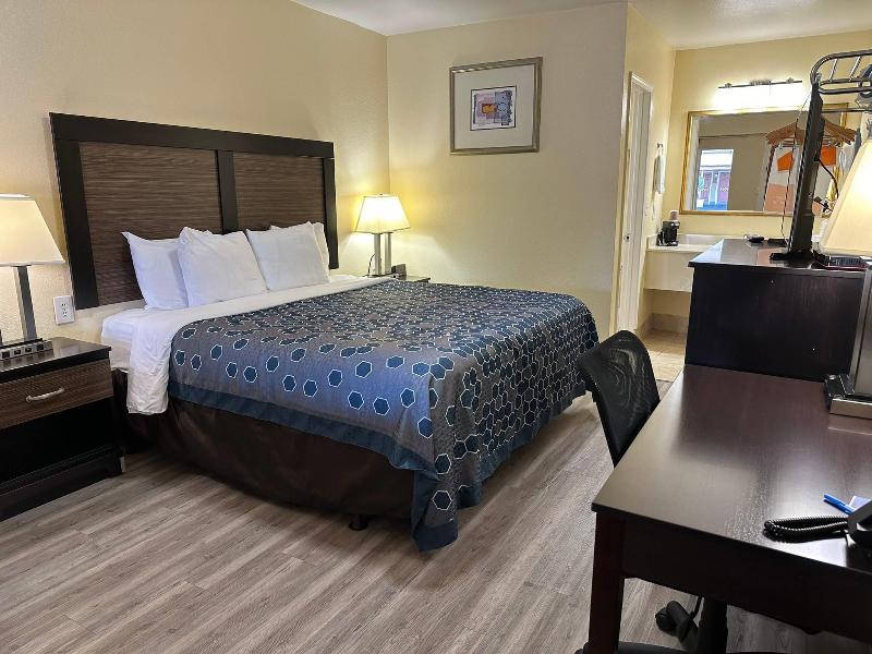 Rodeway Inn Medford South I-5 image