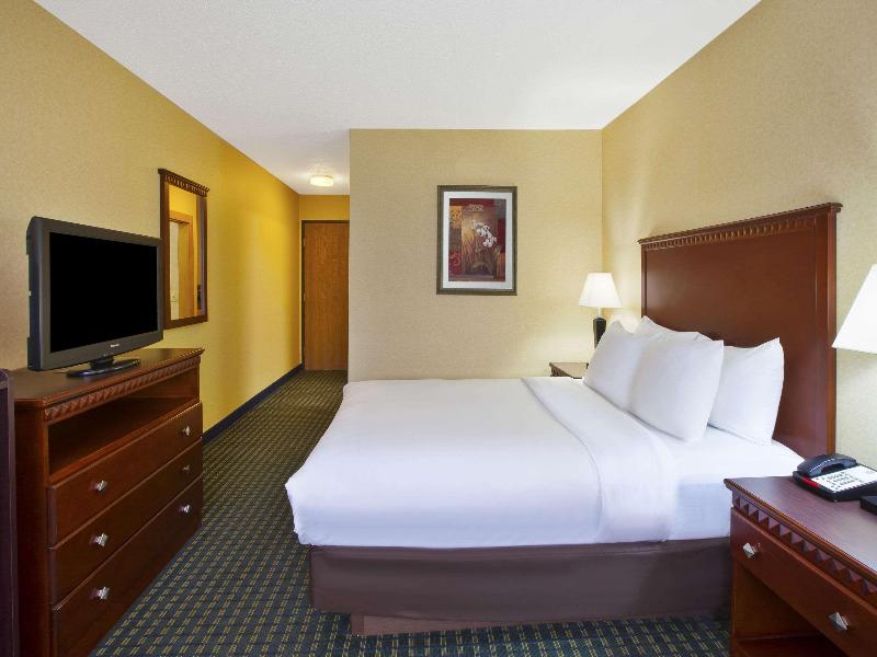 Quality Inn Marshall near I-69 image
