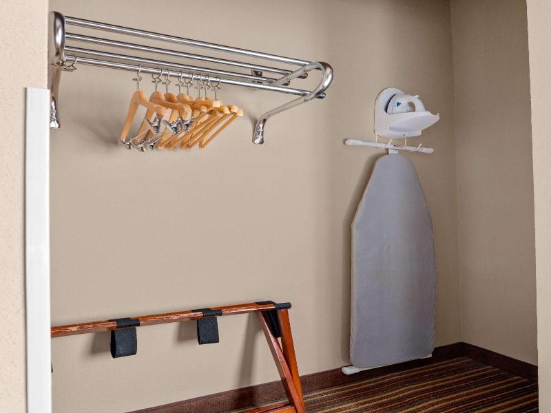 Portland Inn & Suites image
