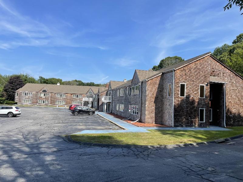 Gold Star Inn & Suites image