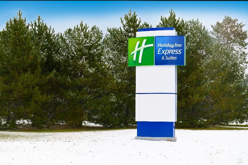 Holiday Inn Express & Suites Hayward image