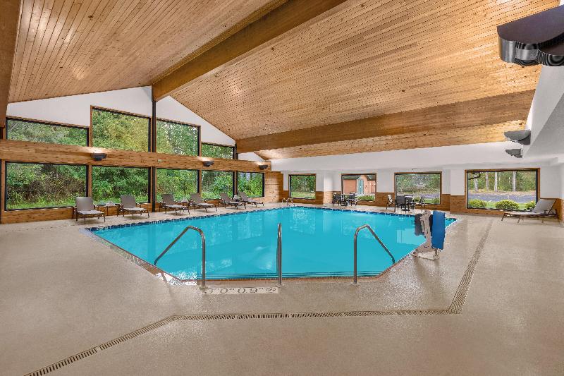 Holiday Inn Express & Suites Hayward image
