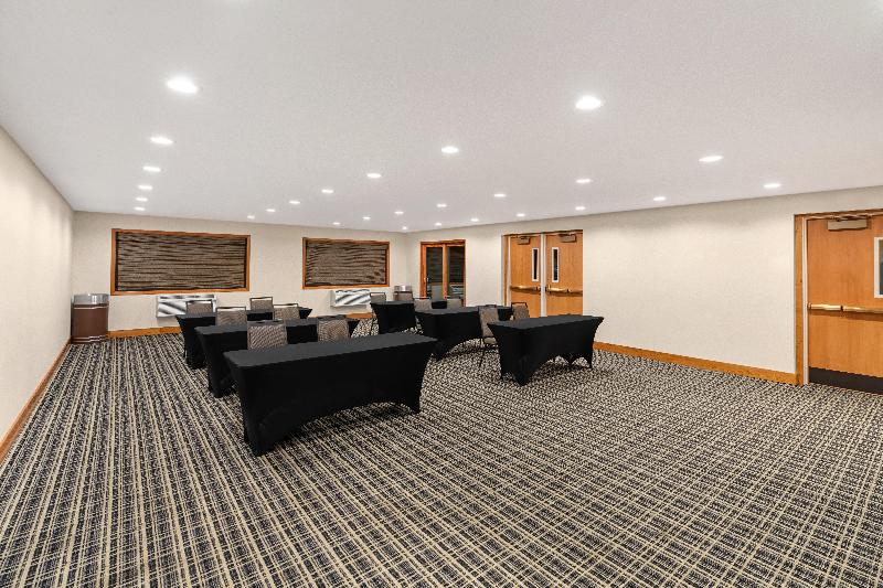 Holiday Inn Express & Suites Hayward image