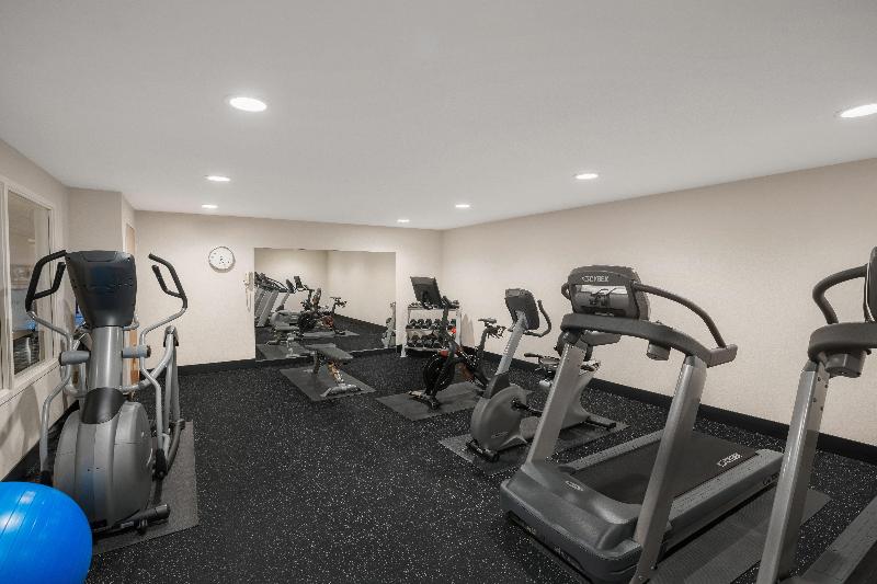Holiday Inn Express & Suites Hayward image