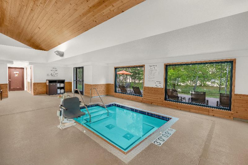 Holiday Inn Express & Suites Hayward image