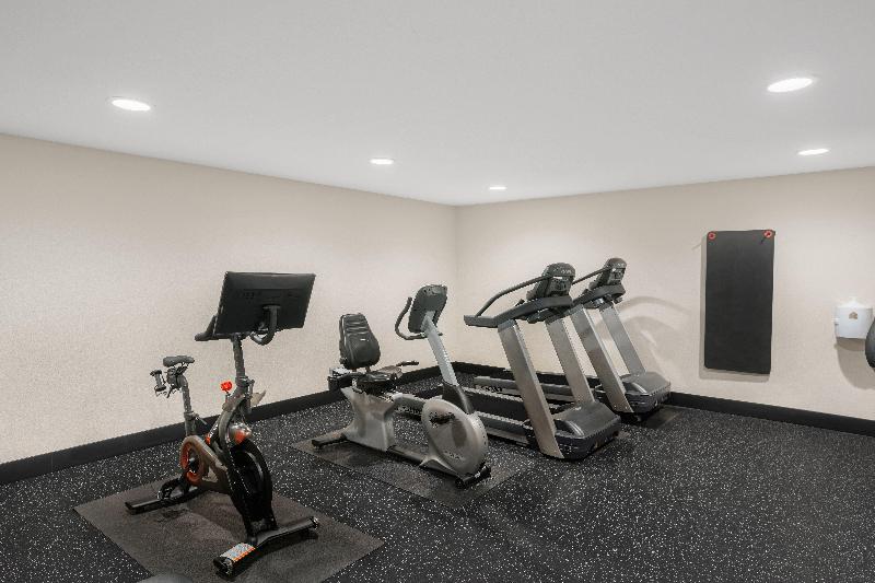 Holiday Inn Express & Suites Hayward image