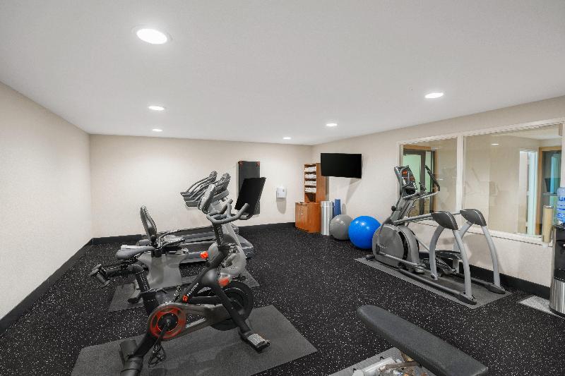 Holiday Inn Express & Suites Hayward image