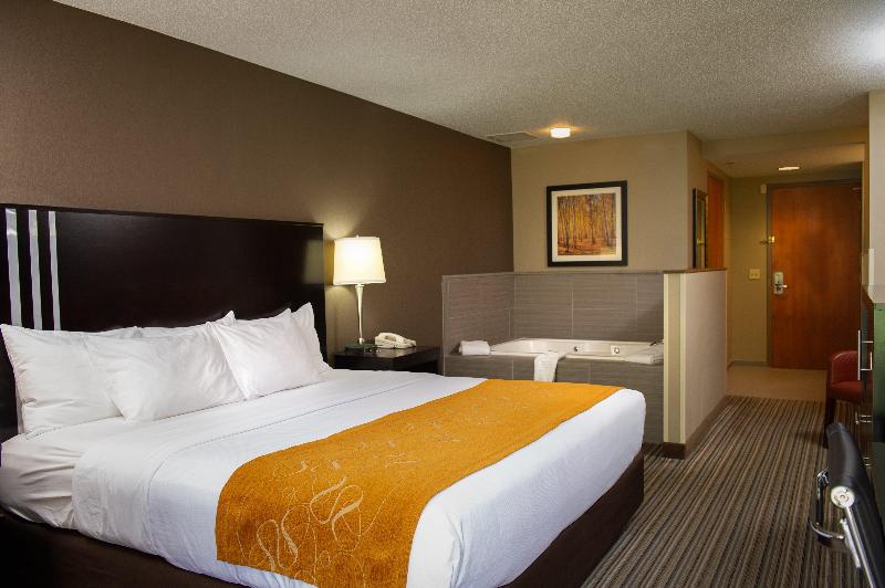 Holiday Inn Express & Suites Hayward image