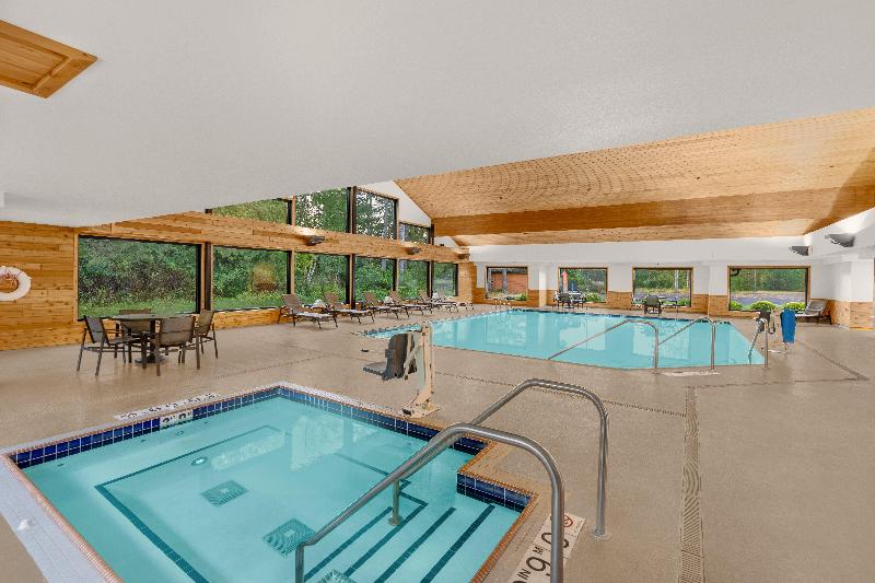 Holiday Inn Express & Suites Hayward image