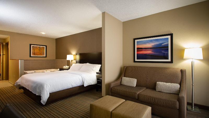 Holiday Inn Express & Suites Hayward image