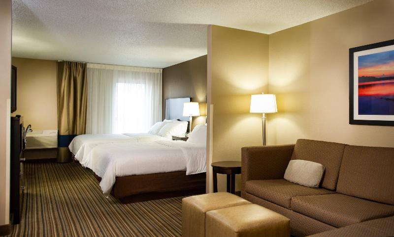 Holiday Inn Express & Suites Hayward image
