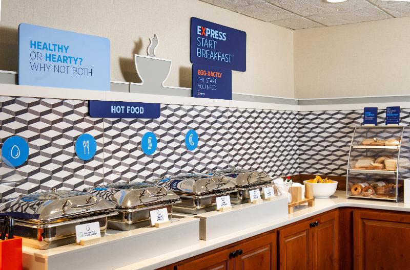 Holiday Inn Express & Suites Hayward image