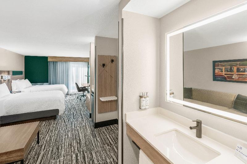 Holiday Inn Express & Suites Hayward image