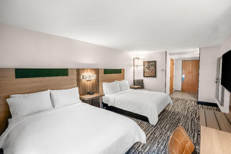 Holiday Inn Express & Suites Hayward image