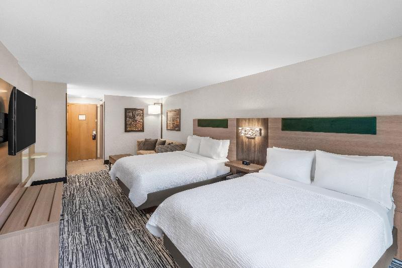 Holiday Inn Express & Suites Hayward image