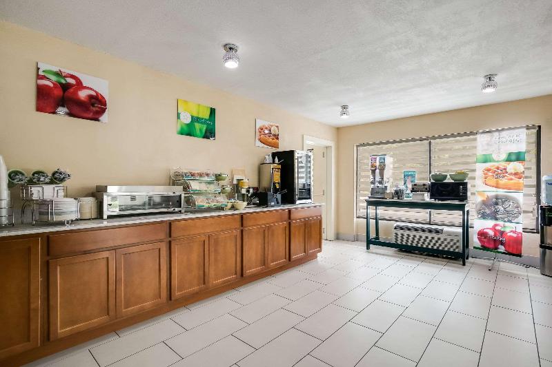 Quality Inn & Suites Mt. Chalet image