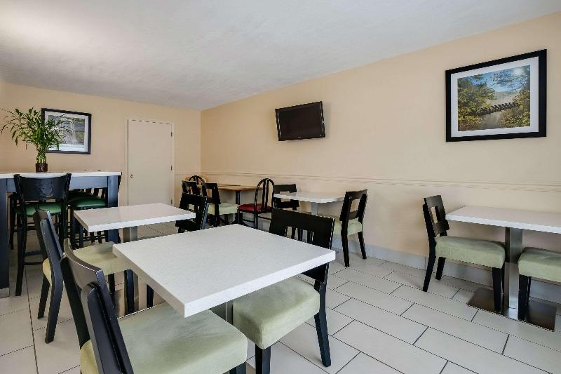 Quality Inn & Suites Mt. Chalet image