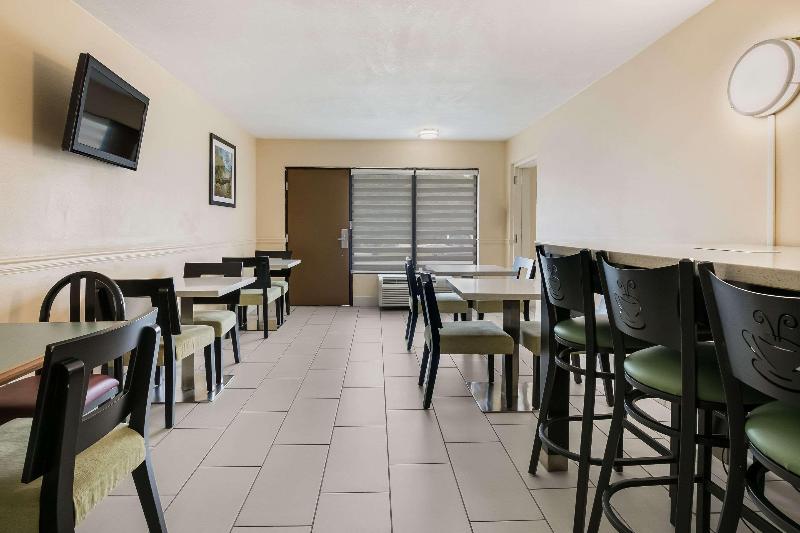 Quality Inn & Suites Mt. Chalet image
