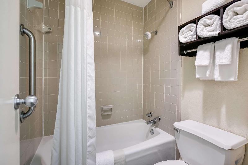Quality Inn & Suites Mt. Chalet image