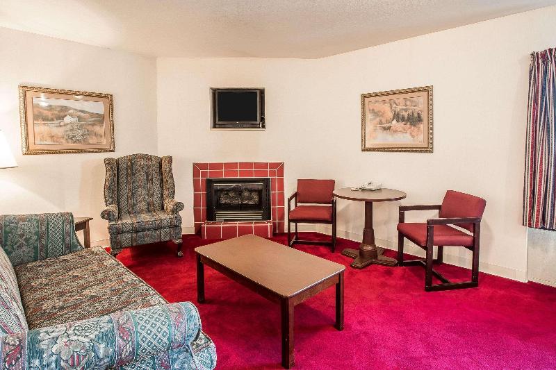 Quality Inn & Suites Mt. Chalet image