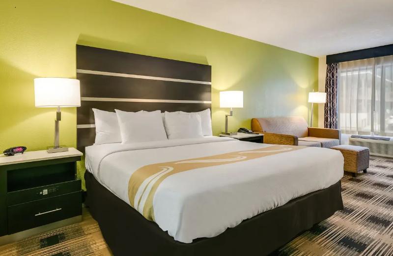 Quality Inn & Suites Mt. Chalet image