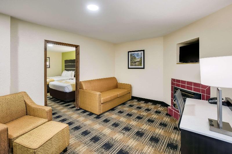 Quality Inn & Suites Mt. Chalet image