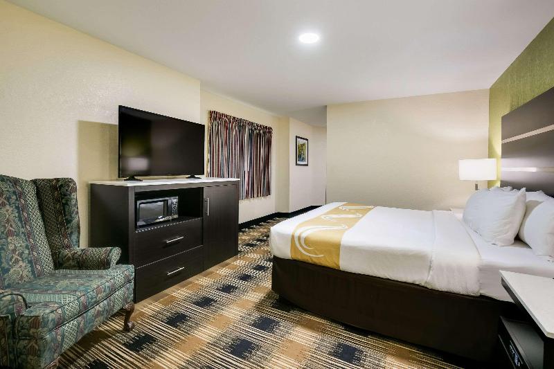 Quality Inn & Suites Mt. Chalet image