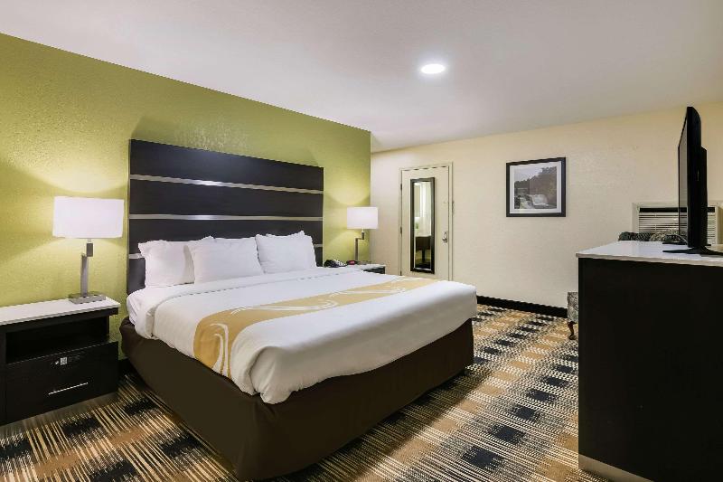 Quality Inn & Suites Mt. Chalet image