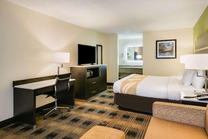 Quality Inn & Suites Mt. Chalet image