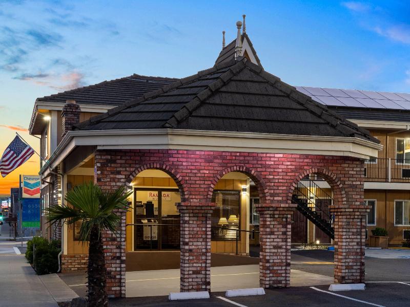 Ramada Bayside Inn and Suites