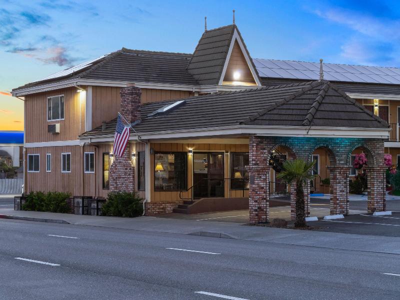 Ramada Bayside Inn and Suites